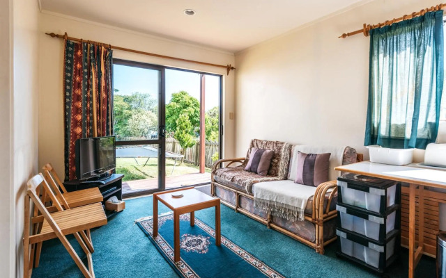 Olive Lane - Waiheke Holiday Home