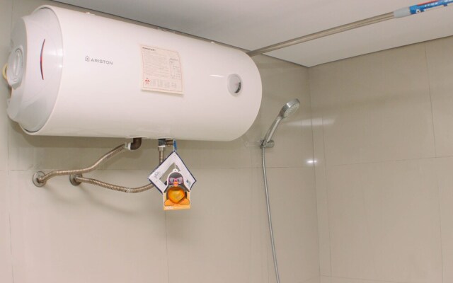 Spacious And Cozy Studio Room At Azalea Suites Apartment