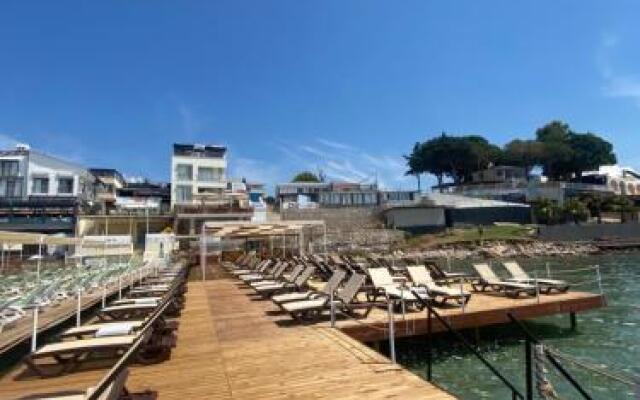 Seaside Apart Hotel