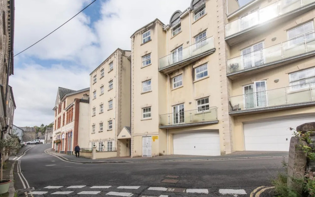 Modern 2-Bed Flat In Tavistock Centre