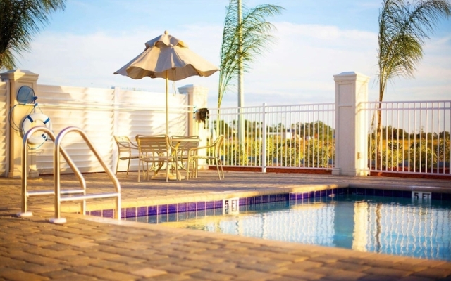 Country Hearth Inn (Ex. Regency Inn & Suites)