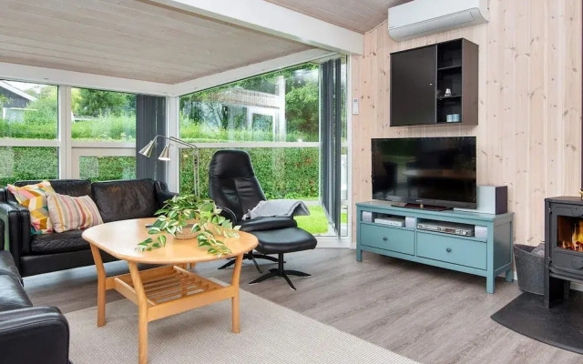 6 Person Holiday Home in Bjert-by Traum