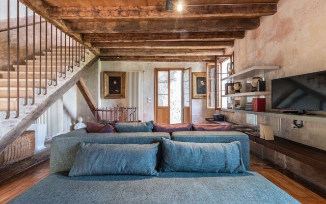 Exclusive House in Asolo Art and Design