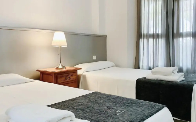 3 Bedroom Ground Floor Easy Parking F-2