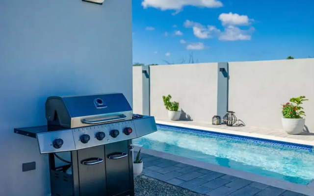 La Perla 2br2ba Home w Private Pool Patio BBQ