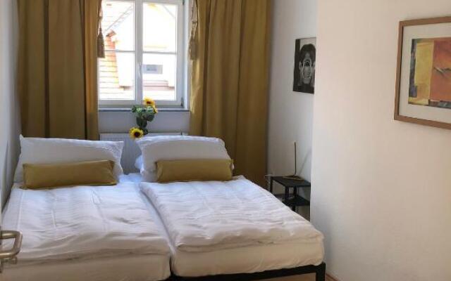 Zentraler geht es kaum - in königlicher Nachbarschaft!