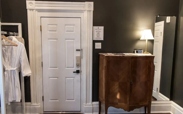 The DWIGHT D Hotel