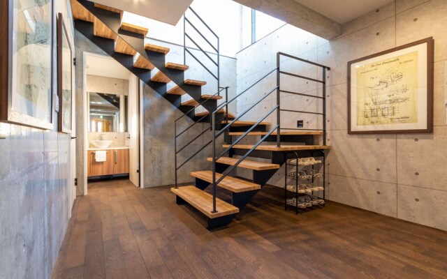 Off Piste Chalet by H2 Life