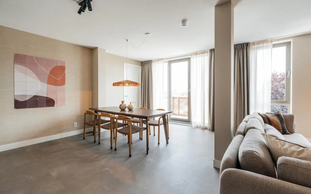 Spacious Apartment in Den Haag With View