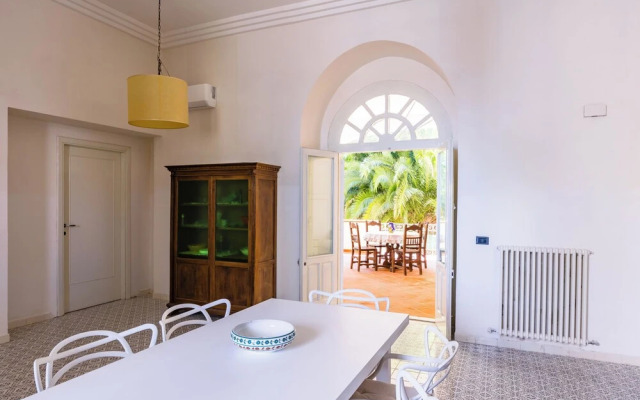 Villa Villari Terrace and Patio by Napoliapartments