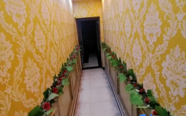 Yilong Shihui Hotel