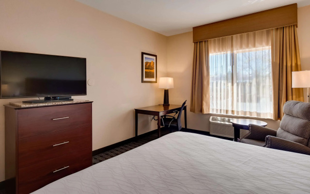 Best Western Plus Gateway Inn & Suites