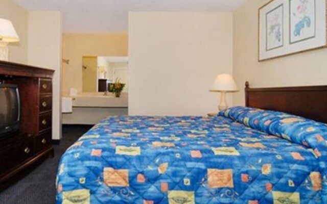 Econo Lodge Inn & Suites