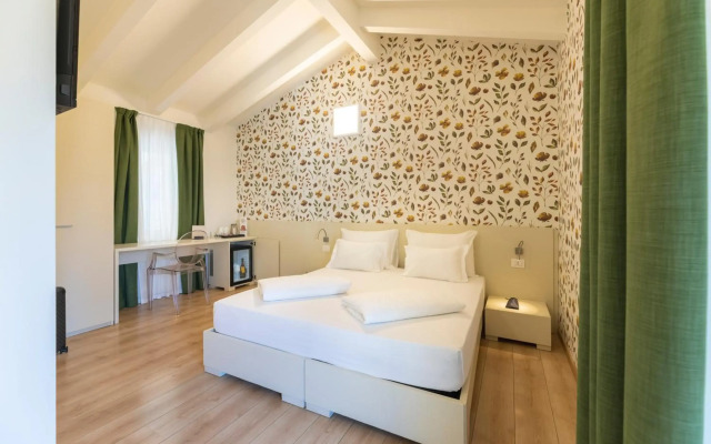 Hi Hotels Torbole Pool & Spa