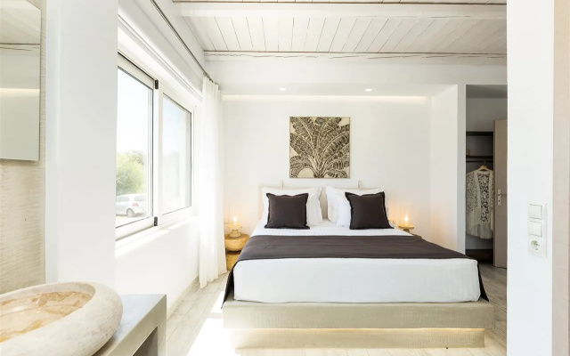 Cyano Hotel