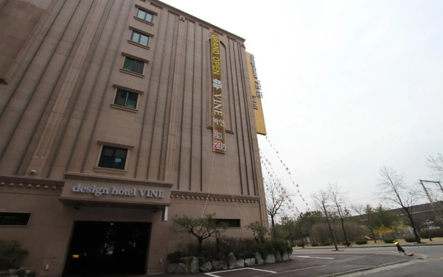 Vine Hotel