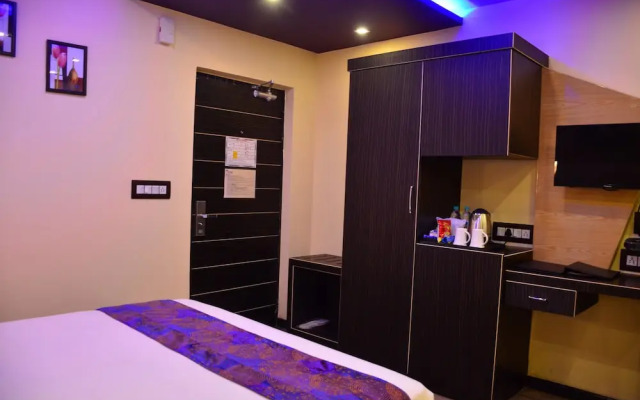 Dolphin Chocolate Inn