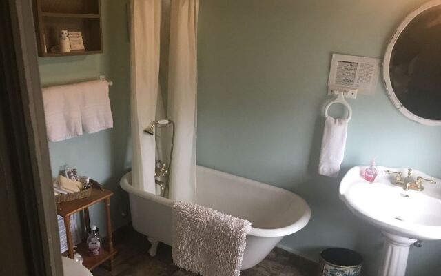 Fairlawn Inn