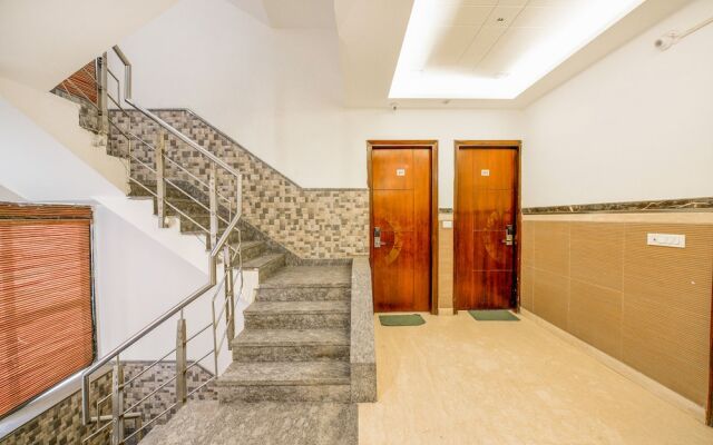 Fabhotel Silver Crown I