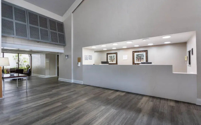 Americas Best Value Inn Addison Dallas