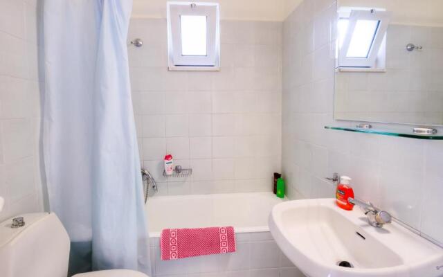 Matina Pefkos Aparthotel