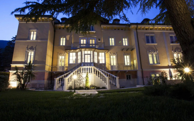 Villa Italia Luxury Suites and Apartments