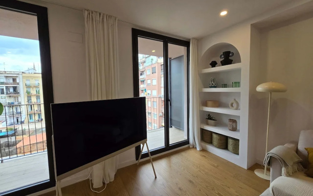 The Roger Terrace 2BR With Pool gym in Barcelona