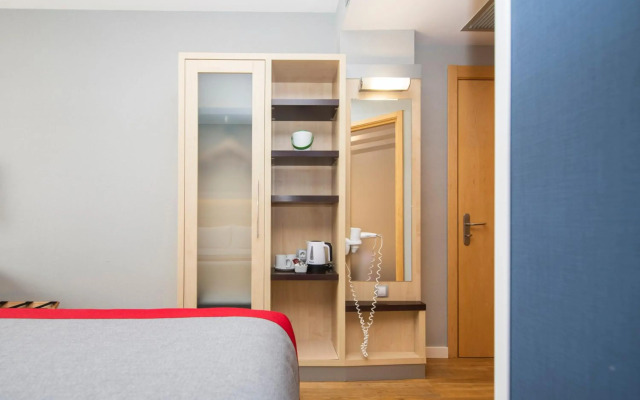 Holiday Inn Express Barcelona - Sant Cugat by IHG