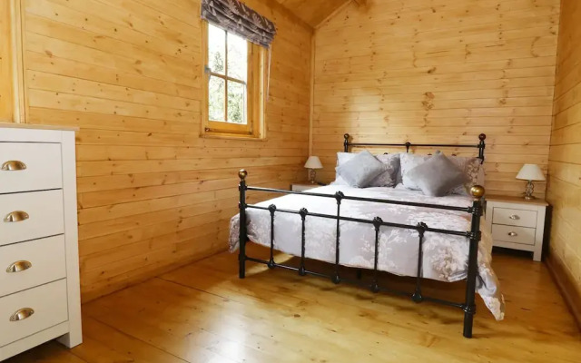 Acorn Lodge