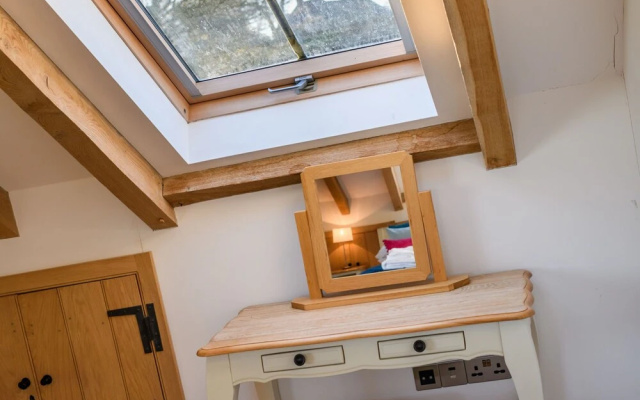Alluring Holiday Home in Stone Oxney With Garden
