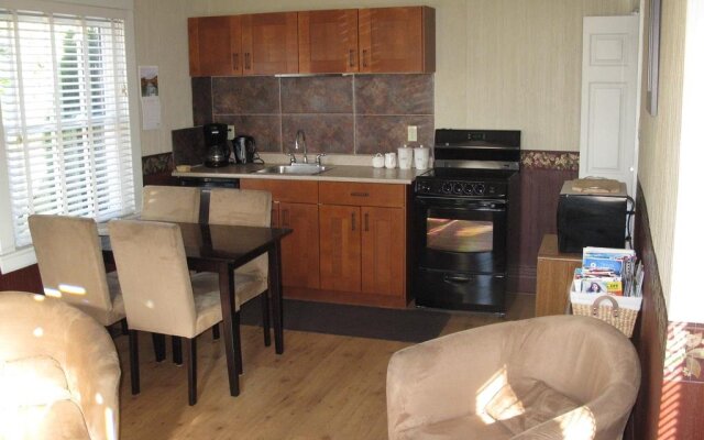 Cedar Suite Bed and Breakfast by Elevate Rooms