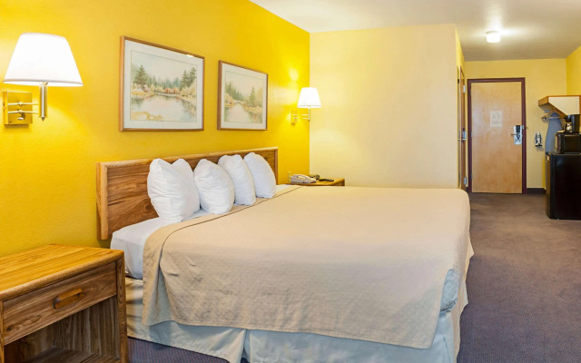 Rodeway Inn & Suites