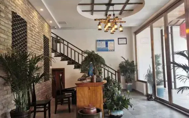 Ningguo Qinglongmen Inn