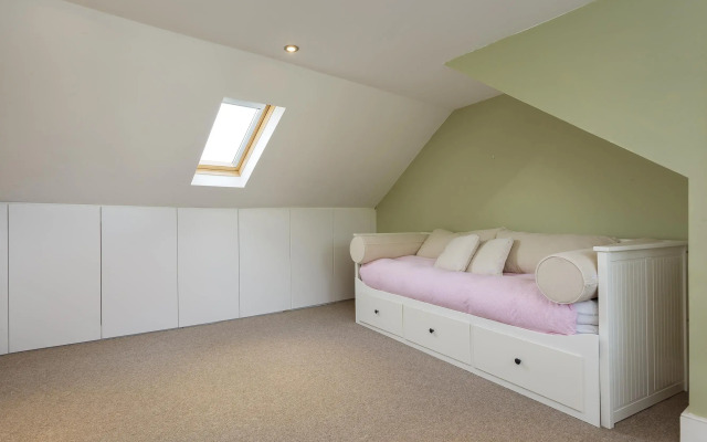 Veeve  4 Bed Family Home With Garden Walkway Fulham