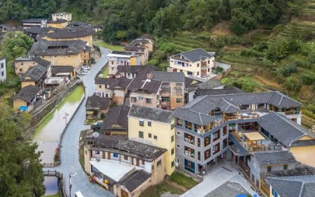 Floral Luxury Tea House (Nanjing Tulou)