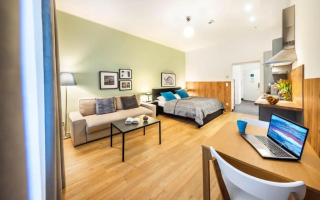 Jimmy's Apartments Emerald