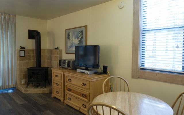 3159 Aspen Grove