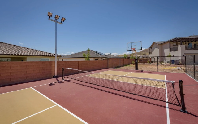 Winner, Winner! 13 Bedroom Home