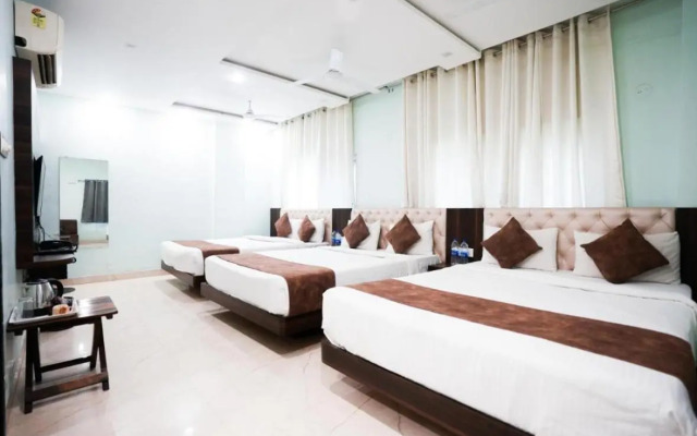 Monika Palace Hotel and Restaurant