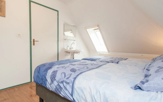 Inviting Farmhouse in 't Zand near Marine Museum