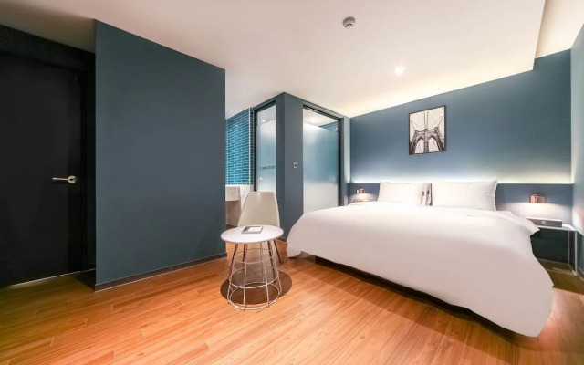 Pohang Brown Dot Hotel