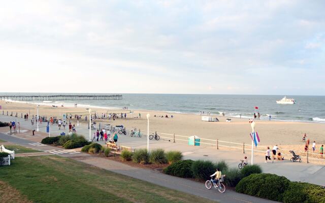 Surfbreak Virginia Beach Oceanfront, Ascend Hotel Collection