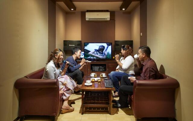 Jambuluwuk Convention Hall & Resort Puncak