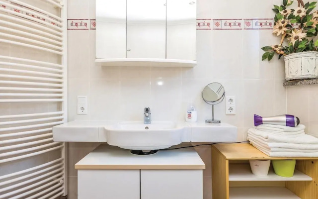 Nice Home in Volosko With Wifi and 1 Bedrooms