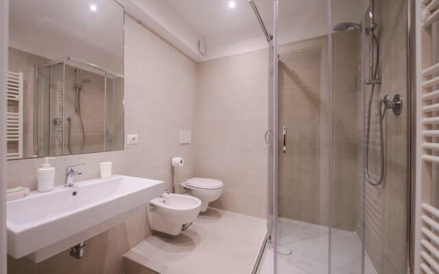 Well-Kept Apartment Short Walk to The Duomo