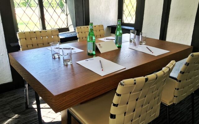 BEST WESTERN PLUS Donnington Manor Hotel