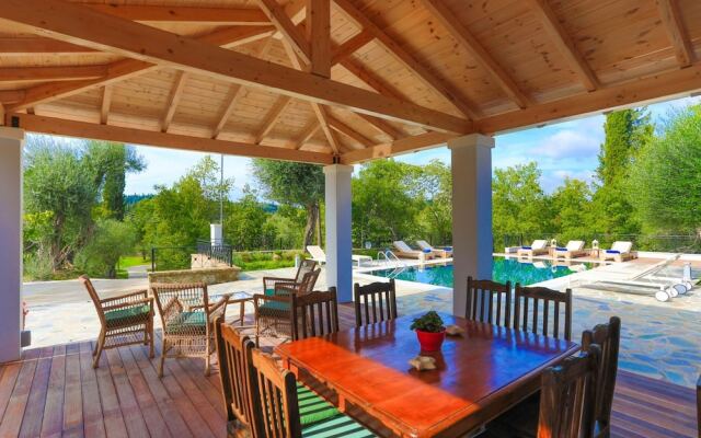 Achilleion Forest Villa