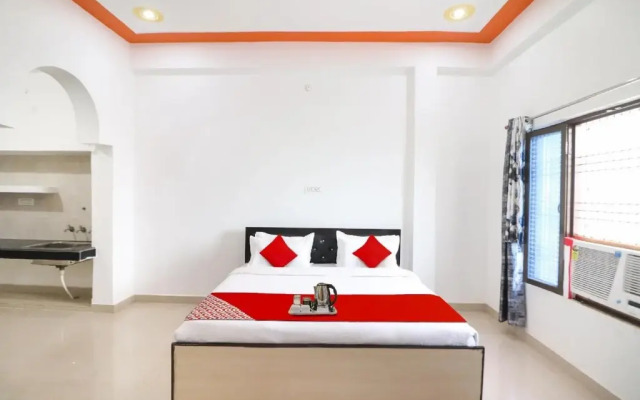 Oyo Flagship 91746 Crown Guest House
