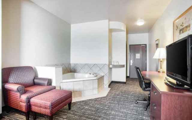 Quality Inn Parsons North