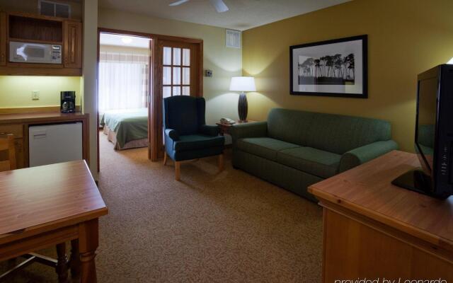 Country Inn & Suites by Radisson, St. Cloud West, MN